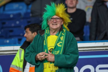 Norwich taraftarları 16 Mayıs 2024 'te İngiltere, Leeds' deki Elland Road, Leeds 'e karşı oynanan Gökyüzü İddia Şampiyonası Yarı Final İkinci Bacaklı Leeds City play-off maçına geldiler. 