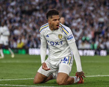 Leeds United takımından Georginio Rutter, 16 Mayıs 2024 'te İngiltere' nin Elland Road kentinde oynanan Yarı Final İkinci Leg United - Norwich City maçında gol çizgisinden kurtarıldıktan sonra tepki gösterdi. 