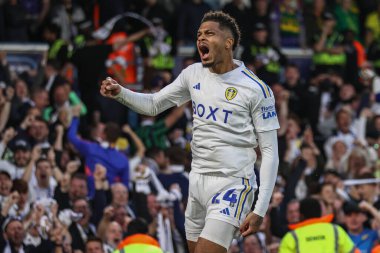Leeds United takımından Georginio Rutter, 16 Mayıs 2024 'te İngiltere' nin Elland Road kentinde oynanan Yarı Final İkinci Leg United - Norwich City maçında 3-0 berabere kalma golünü kutluyor. 