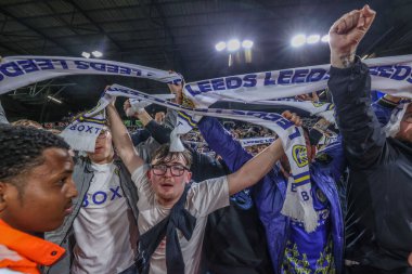 Leeds taraftarları, 16 Mayıs 2024 'te İngiltere, Leeds' teki Elland Road 'da oynanan Yarı Final İkinci Leg United - Norwich City maçında Wembley' e gitmek için çıldırıyorlar. 