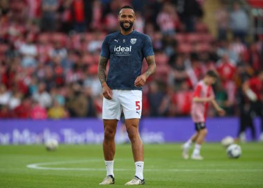 West Bromwich Albion takımından Kyle Bartley, 17 Mayıs 2024 'te St Mary Stadyumu, Southampton, Southampton, İngiltere' de oynanan yarı final yarı final yarı final maçında ısınıyor.