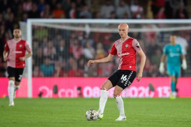 Southampton 'dan Smallbone, 17 Mayıs 2024' te St Mary Stadyumu, Southampton 'daki Southampton-West Bromwich Albion maçında yarı final play-off' u izleyecek.