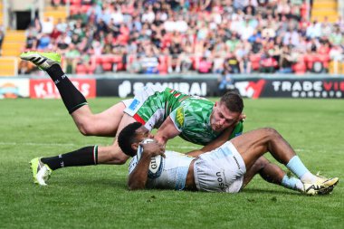 Exeter Chiefs 'ten Immanuel Feyi-Waboso Leicester Tigers' dan Freddie Steward tarafından 18 Mayıs 2024 'te Mattioli Woods Welford Road, İngiltere' de oynanan Leicester Premiership maçında yenildi.
