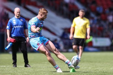 Wigan Warriors takımından Adam Keighran, 18 Mayıs 2024 'te Birleşik Krallık' ın Doncaster kentinde düzenlenen Betfred Challenge Cup Yarı-Final Hull KR-Wigan Warriors maçında penaltı aldı.