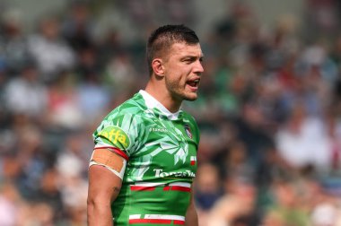 Leicester Tigers 'dan Handr Pollard takımına Gallagher Premiership maçında talimat veriyor. 18 Mayıs 2024' te Mattioli Woods Welford Road 'da Leicester Tigers Exeter Chiefs' e karşı.