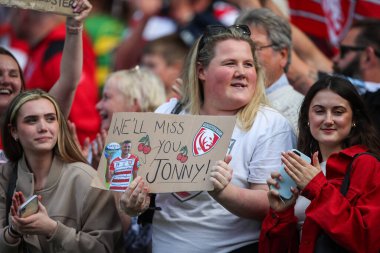 Gloucester taraftarları 18 Mayıs 2024 'te Gloucester Premiership maçında Jonny May of Gloucester Rugby, Kingsholm Stadyumu' nda Newcastle Falcons 'a karşı Gloucester maçı için ilan verdiler. 