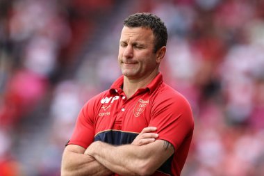 Kederli Willie Peters 'ın Hull KR baş antrenörü Wigan, 18 Mayıs 2024' te İngiltere 'nin Doncaster şehrinde oynanan Betfred Challenge Kupası Yarı-Final Hull KR-Wigan Warriors maçında maçı kazanırken tepki gösterdi.