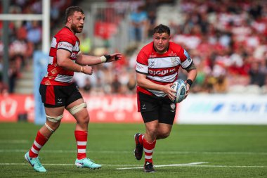 Gloucester Rugby 'nin Ciaran Şövalyesi 18 Mayıs 2024' te Kingsholm Stadyumu, Gloucester 'da oynanan Gloucester Rugby-Newcastle Falcons maçında topu aldı. 