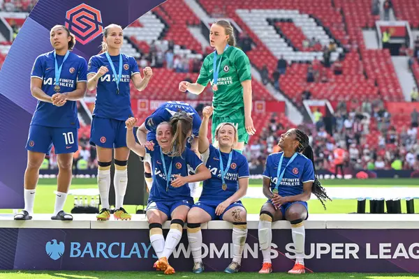 stock image Chelsea Women celebrate their FA Women's Super League title win, during the The FA Women's Super League match Manchester United Women vs Chelsea FC Women at Old Trafford, Manchester, United Kingdom, 18th May 2024 