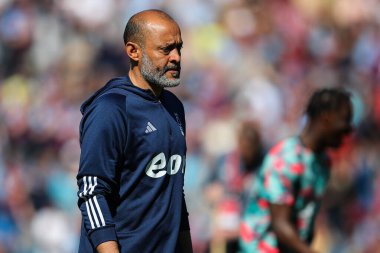 Nuno Esprito Santo manager of Nottingham Forest during the Premier League match Burnley vs Nottingham Forest at Turf Moor, Burnley, United Kingdom, 19th May 2024