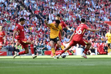 Wolverhampton Wanderers takımından Joo Gomes, 19 Mayıs 2024 'te Anfield, Liverpool, İngiltere' de oynanan Premier League maçında Wolverhampton Wanderers 'a karşı kalede şut çekti. 