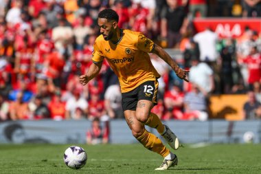 Wolverhampton Wanderers takımından Matheus Cunha, 19 Mayıs 2024 'te İngiltere' nin Liverhampton Wanderers takımına karşı oynanan Premier League maçında topa vuruyor. 