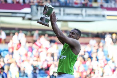 Murillo of Nottingham Forest with the Nottingham Forest player of season trophy after the Premier League match Burnley vs Nottingham Forest at Turf Moor, Burnley, United Kingdom, 19th May 2024