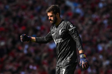 Liverpool 'dan Alisson Becker, 19 Mayıs 2024' te İngiltere 'nin Liverpool kentinde oynanan Premier League maçında Wolverhampton Wanderers' a karşı 2-0 'lık galibiyet golünü kutluyor. 