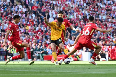 Wolverhampton Wanderers takımından Joo Gomes, 19 Mayıs 2024 'te Anfield, Liverpool, İngiltere' de oynanan Premier League maçında Wolverhampton Wanderers 'a karşı kalede şut çekti. 