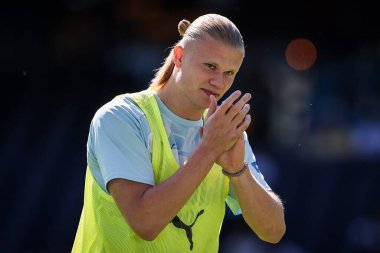 Manchester City 'den Erling Haaland Premier League karşılaşması öncesinde 19 Mayıs 2024' te Etihad Stadyumu 'nda Manchester City ile West Ham United maçında ısındı. 