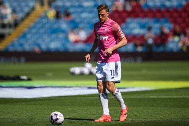 Chris Wood of Nottingham Forest during the pre-game warm up ahead of the Premier League match Burnley vs Nottingham Forest at Turf Moor, Burnley, United Kingdom, 19th May 2024