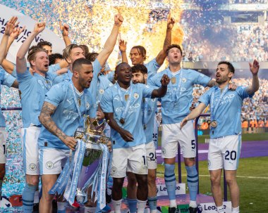 Kyle Walker ile Kevin De Bruyne, Jack Grealish, Jrmy Doku, John Stones ve Bernardo Silva Premier Lig maçı sırasında Manchester City - West Ham United Etihad Stadyumu, Manchester, Birleşik Krallık, 19 Mayıs 2024