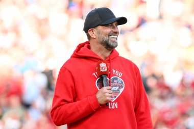 Liverpool 'un Jrgen Klopp Yöneticisi, 19 Mayıs 2024' te İngiltere 'nin Liverpool kentinde oynanan Premier League maçı sonrasında taraftarlara hitaben yaptığı konuşmada Wolverhampton Wanderers' a karşı 