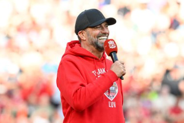 Liverpool 'un Jrgen Klopp Yöneticisi, 19 Mayıs 2024' te İngiltere 'nin Liverpool kentinde oynanan Premier League maçı sonrasında taraftarlara hitaben yaptığı konuşmada Wolverhampton Wanderers' a karşı 