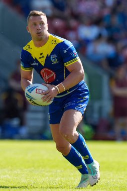Warrington Kurtları 'ndan Josh Drinkwater 19 Mayıs 2024' te Birleşik Krallık 'ın Wicked Stadyumu' nda oynanan yarı final karşılaşmasında Huddersfield Giants ve Warrington Wolves karşı karşıya geldi.