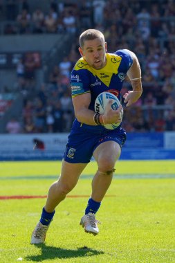 Warrington Wolves takımından Matt Dufty 19 Mayıs 2024 'te İngiltere' nin başkenti St Helens 'te oynanan Betfred Challenge Kupası yarı final karşılaşmasında Huddersfield Giants ve Warrington Wolves' a karşı.