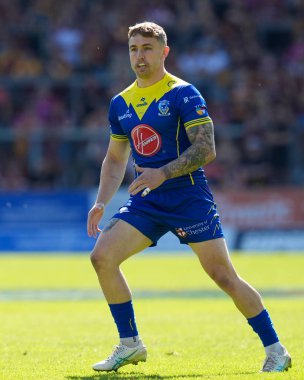 Warrington Wolves takımından Sam Powell 19 Mayıs 2024 'te İngiltere' nin St. Helens şehrinde oynanan Betfred Challenge Kupası yarı final karşılaşmasında Huddersfield Giants ve Warrington Wolves 'a karşı.
