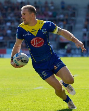 Warrington Wolves takımından Matt Dufty 19 Mayıs 2024 'te İngiltere' nin başkenti St Helens 'te oynanan Betfred Challenge Kupası yarı final karşılaşmasında Huddersfield Giants ve Warrington Wolves' a karşı.