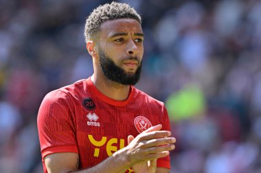 Sheffield United takımından Jayden Bogle, Premier League maçında Sheffield United ile Tottenham Hotspur arasında 19 Mayıs 2024 'te Bramall Lane, Sheffield, İngiltere' de oynanan karşılaşmada ısındı. 