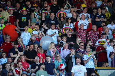 Nottingham Forest taraftarları Premier Lig maçı sırasında Burnley, Burnley Forest 'a karşı Turf Moor, Burnley, İngiltere, 19 Mayıs 2024