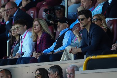 Burnley Premier Lig maçında Alan Pace 'in sahibi Burnley, Burnley Forest' a karşı Turf Moor, Burnley, İngiltere, 19 Mayıs 2024