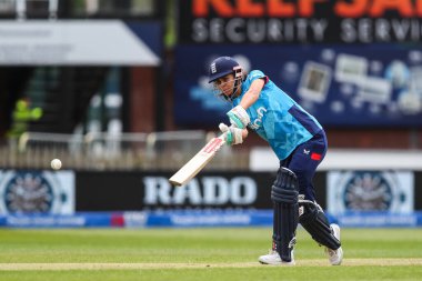 İngiltere 'den Maia Bouchier, İngiltere Kadın - Pakistan 1. Metro Bankası ODI maçı sırasında Incora County Ground, Derby, Birleşik Krallık' ta 23 Mayıs 2024 'te İngiltere - Pakistan maçında 4 puan aldı. 