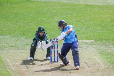İngiltere 'den Sophie Ecclestone, 23 Mayıs 2024' te Incora County Ground, Derby 'de İngiltere' ye karşı Pakistan 1. 