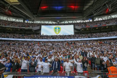 Leeds taraftarları 26 Mayıs 2024 'te Londra' daki Wembley Stadyumu 'nda Leeds United ile Southampton arasında oynanan Sky Bet play-off final maçı öncesinde maç yapacaklar. 