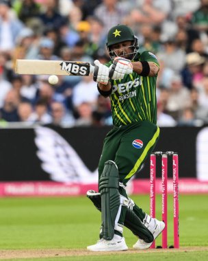 Pakistan 'dan Iftikhar Ahmed, 25 Mayıs 2024 tarihinde İngiltere' nin Pakistan 'a karşı Edgbaston, Birmingham, Birleşik Krallık' ta oynadığı Vitality T20 Serisi maçında tek vuruş yaptı. 