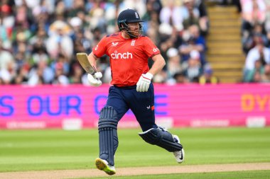 İngiltere 'den Jonny Bairstow, Vitality T20 Uluslararası Serisi sırasında İngiltere Pakistan' a karşı Edgbaston, Birmingham, Birleşik Krallık 'ta 25 Mayıs 2024' te oynanan maçta kale arasında koşuyor. 