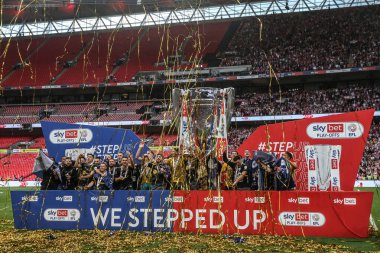 Southampton, 26 Mayıs 2024 'te Wembley Stadyumu' nda oynanan ve Leeds United ile Southampton arasında oynanan final maçında Premier League 'e tekrar yükselmeyi kutladı. 