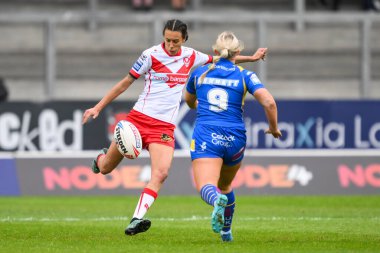 St Helens takımından Zoe Harris, 24 Mayıs 2024 'te St Helens-Leeds Stadyumu' nda oynanan Betfred Kadınlar Süper Ligi karşılaşmasında sahaya çıktı. 