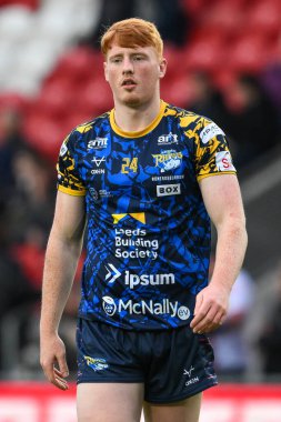 Leeds Rhinos takımından Luis Roberts, 24 Mayıs 2024 'te St Helens - Leeds Rhinos maçında oynanan Betfred Süper Lig karşılaşması öncesi ısınma maçında St.Helens - Leeds Rhinos maçını izledi. 