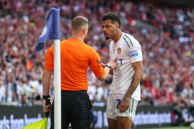 Leeds United 'dan Georginio Rutter 26 Mayıs 2024' te Wembley Stadyumu 'nda oynanan Sky Bet Şampiyonası play-off final maçında çizgi hakemi Leeds United' a karşı Southampton 'da konuşma yapacak. 