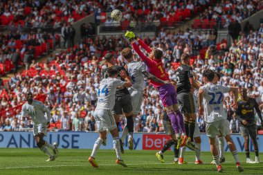 Leeds United takımından Illan Meslier 26 Mayıs 2024 'te Wembley Stadyumu' nda oynanan Sky Bet play-off final maçında topu yere serdi. 