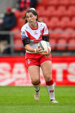 St Helens 'ten Faye Gaskin, 24 Mayıs 2024' te St Helens-Leeds Stadyumu 'nda oynanan Betfred Bayanlar Süper Ligi karşılaşmasında ilk hamlesini yaptı. 
