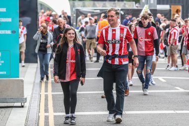 Southampton taraftarları Wembley 'e 26 Mayıs 2024' te Wembley Stadyumu 'nda Leeds United ve Southampton maçında geldiler. 