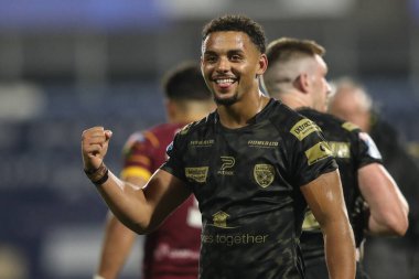 Leoparlar 'dan Umyla Hanley, 24 Mayıs 2024' te İngiltere 'nin Huddersfield Stadyumu' nda oynanan 12. Betfred Süper Lig maçı Huddersfield Giants - Leigh Leopards maçında galibiyeti kutluyor. 