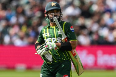 Pakistan 'dan Mohammad Rizwan, Vitality T20 Uluslararası Serisi' nde görevden alındıktan sonra 25 Mayıs 2024 'te Birmingham, Birleşik Krallık' ta oynanan Edgbaston-Pakistan maçında sahadan ayrılırken üzgün görünüyor. 