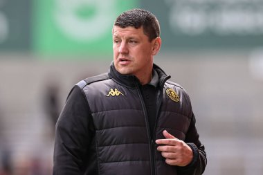 Matt Peet Wigan Warriors teknik direktörü, Salford Red Devils - Wigan Warriors maçında Salford Community Stadyumu, Eccles, Birleşik Krallık 'ta 26 Mayıs 2024 tarihinde oynanan 12. 