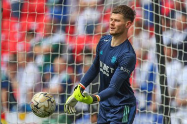 Leeds United takımından Illan Meslier, Sky Bet Şampiyonası play-off final maçında Wembley Stadyumu 'nda Leeds United ve Southampton maçında ısınma turunda 26 Mayıs 2024' te 