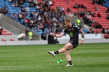 Wigan Warriors takımından Adam Keighran, Salford Community Stadyumu, Eccles, Birleşik Krallık 'ta oynanan 12. 