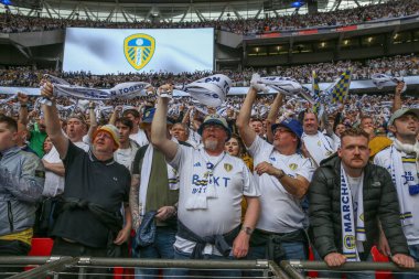 Leeds taraftarları 26 Mayıs 2024 'te Londra' daki Wembley Stadyumu 'nda Leeds United ile Southampton arasında oynanan Sky Bet play-off final maçı öncesinde maç yapacaklar. 