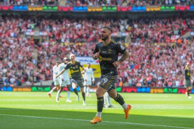 Southampton 'dan Adam Armstrong, 26 Mayıs 2024' te Wembley Stadyumu 'nda oynanan Sky Bet play-off final maçında 0-1' lik galibiyetini kutluyor.